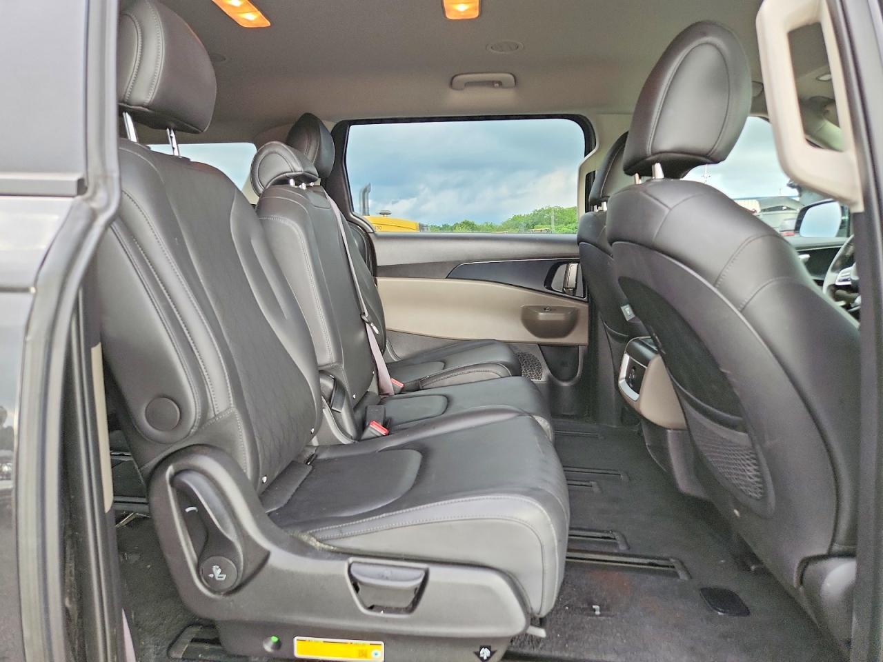 2026 KIA CARNIVAL LXS — Фото 11 из 13