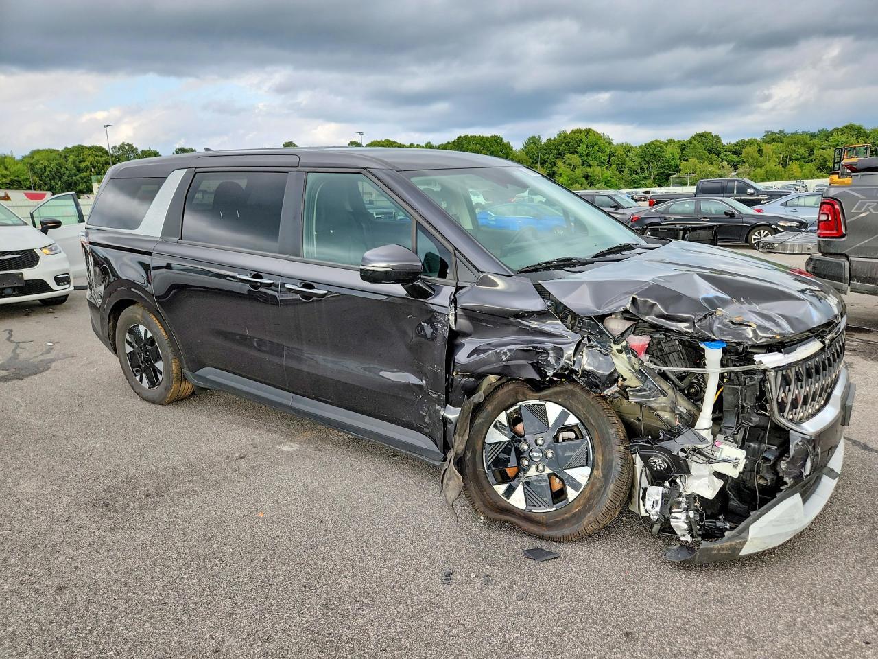 2026 KIA CARNIVAL LXS — Фото 4 из 13