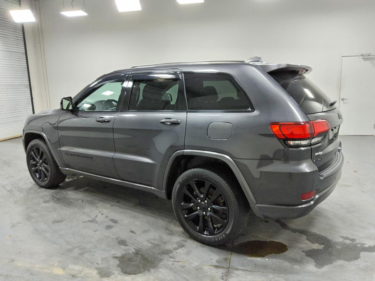 2017 JEEP GRAND CHEROKEE LAREDO — Фото 2 из 13