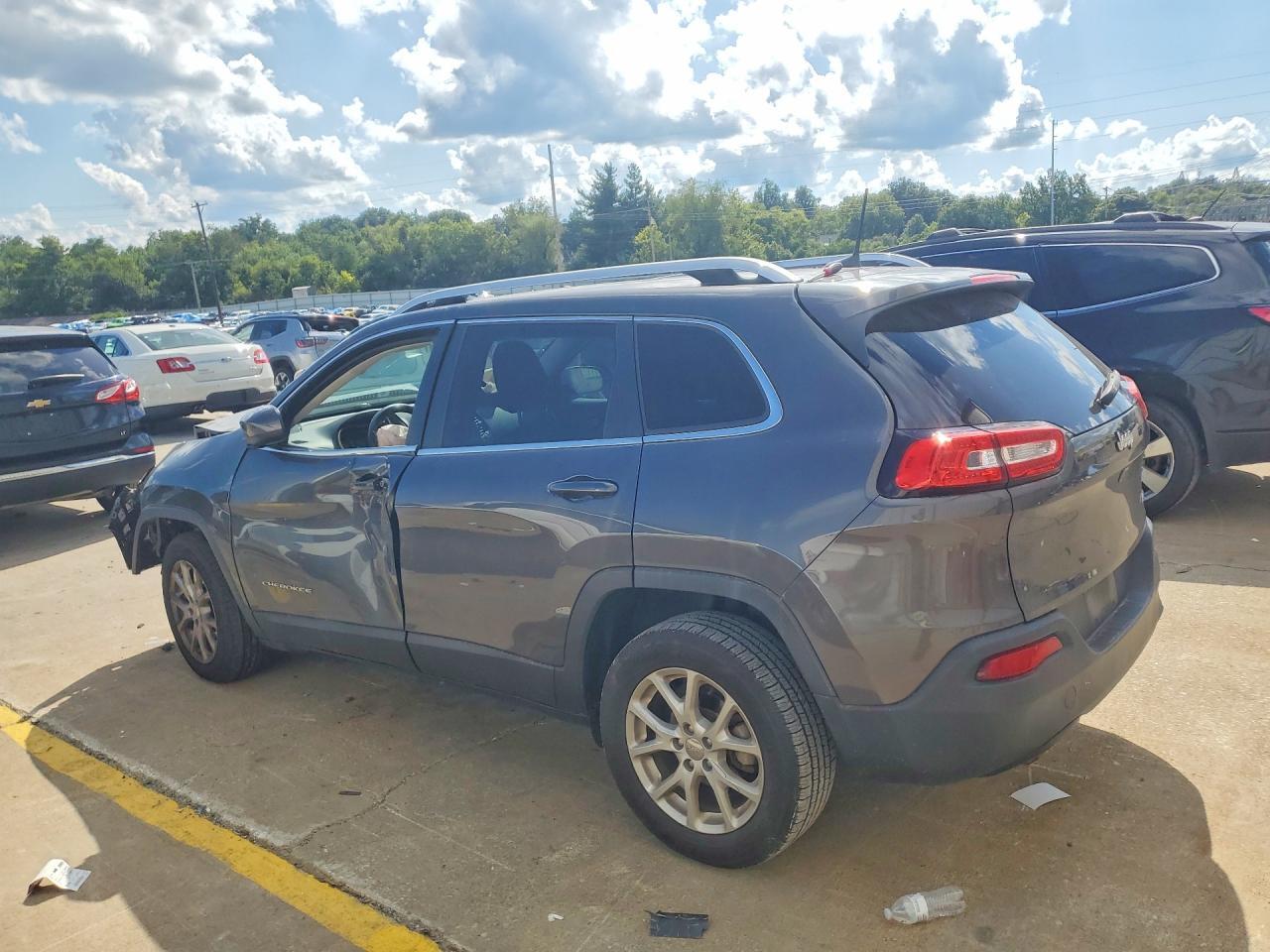 2017 JEEP CHEROKEE LATITUDE — Фото 2 из 13