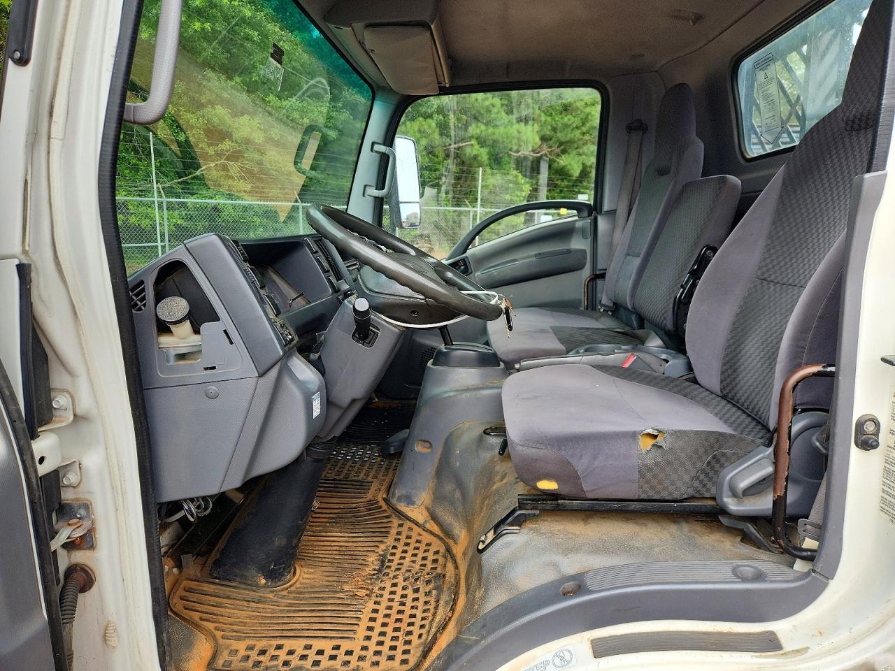 2014 ISUZU NPR HD — Фото 7 из 13