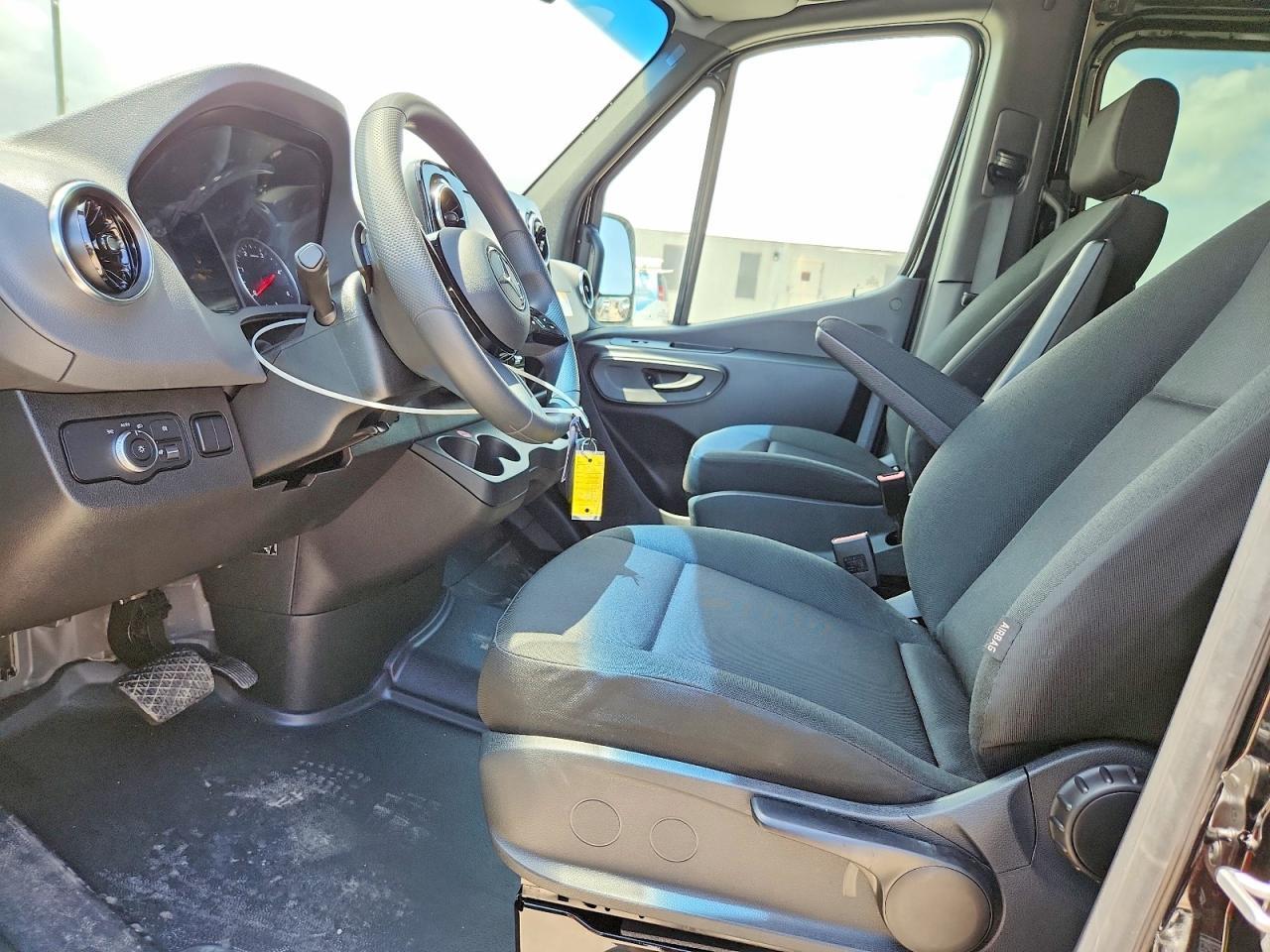 2026 MERCEDES-BENZ SPRINTER 2500 — Фото 7 из 14