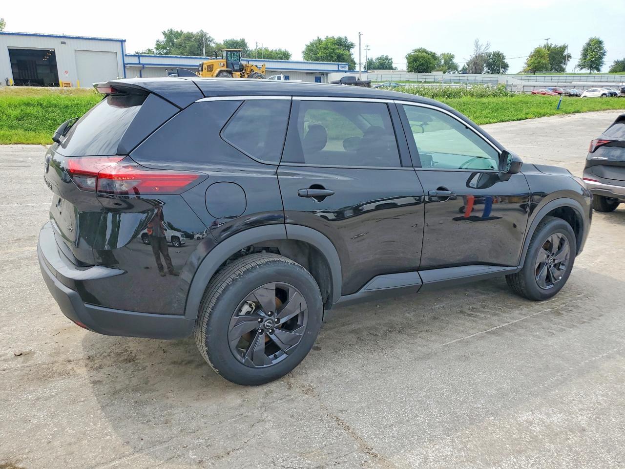 2026 NISSAN ROGUE SV — Фото 3 из 13