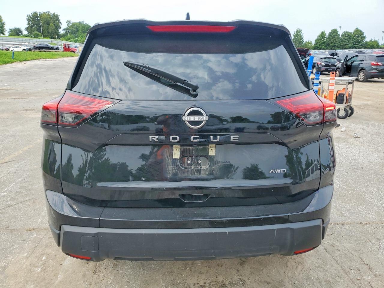 2026 NISSAN ROGUE SV — Фото 6 из 13