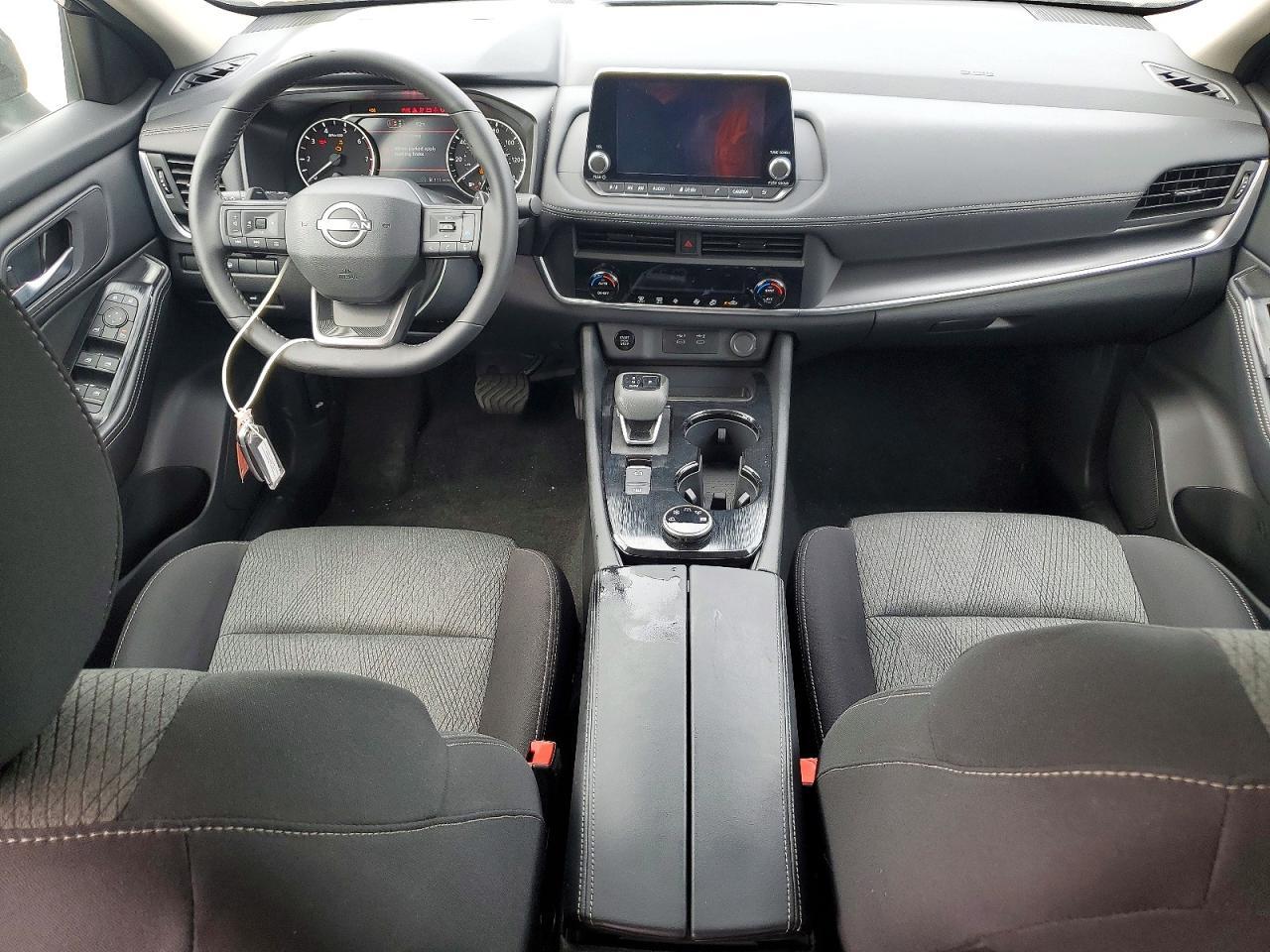 2026 NISSAN ROGUE SV — Фото 8 из 13