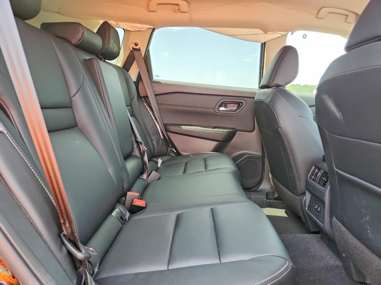 2026 NISSAN ROGUE SL — Фото 11 из 13