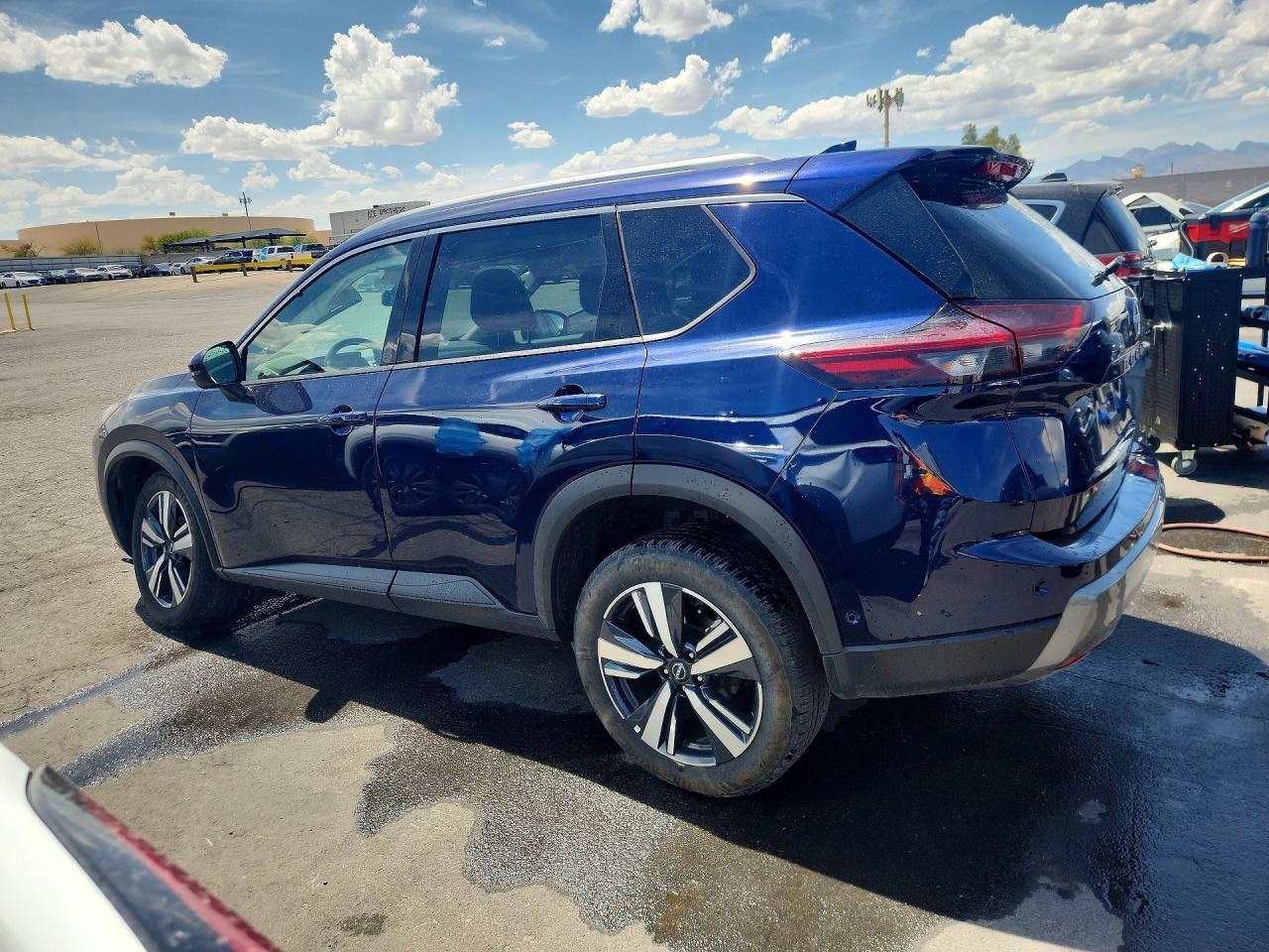 2026 NISSAN ROGUE SL — Фото 2 из 13