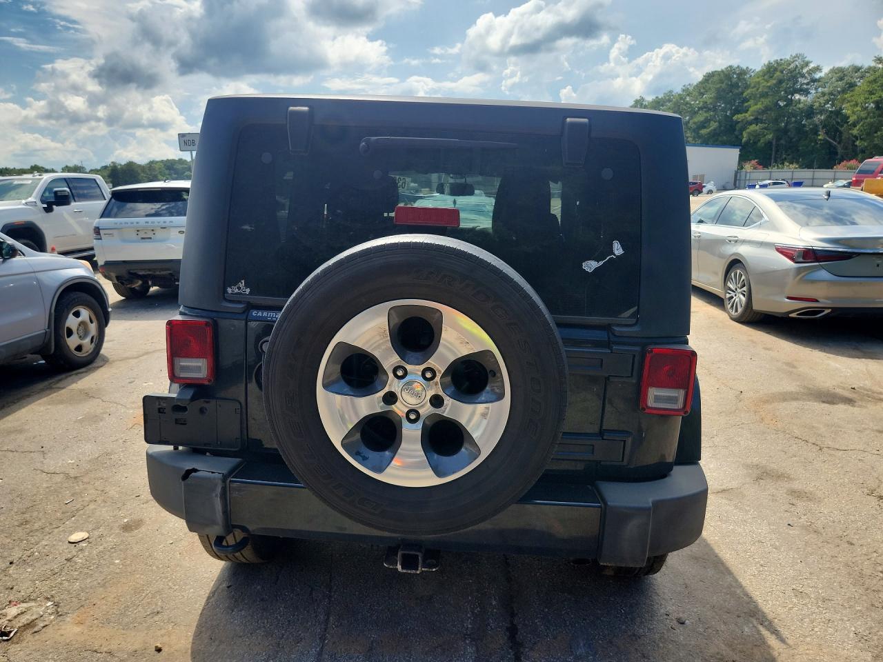 2017 JEEP WRANGLER SAHARA — Фото 6 из 12