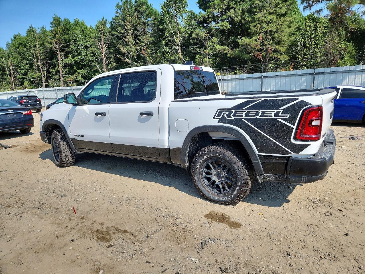 2026 RAM 1500 REBEL — Фото 2 из 12