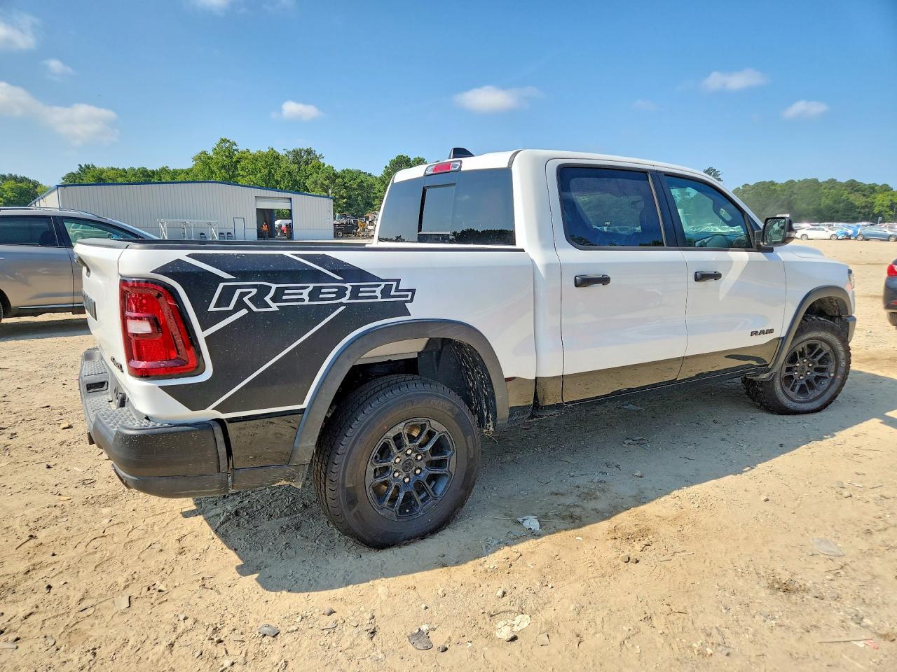 2026 RAM 1500 REBEL — Фото 3 из 12