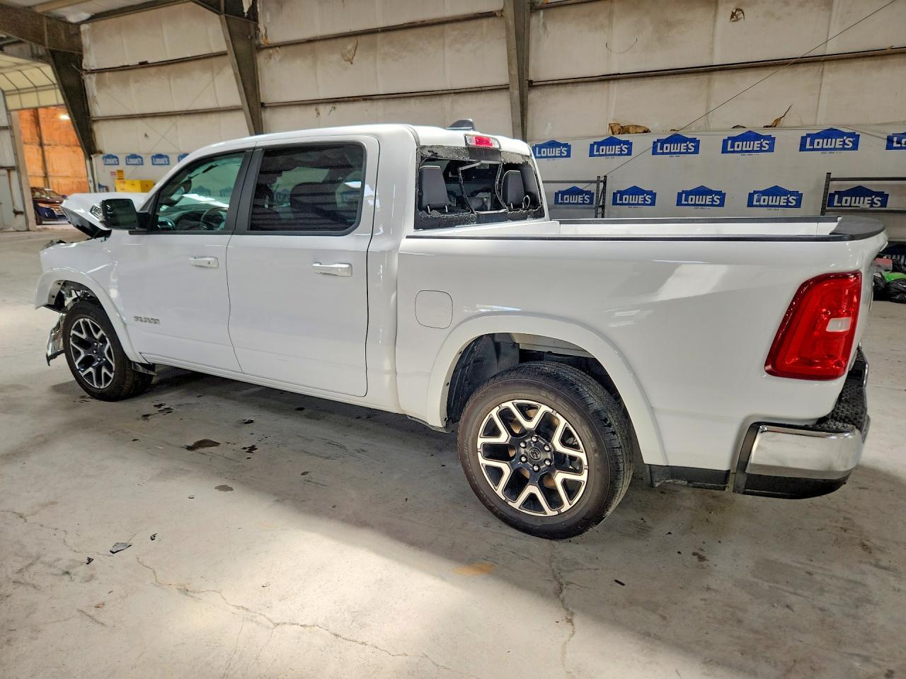 2026 RAM 1500 LARAMIE — Фото 2 из 12