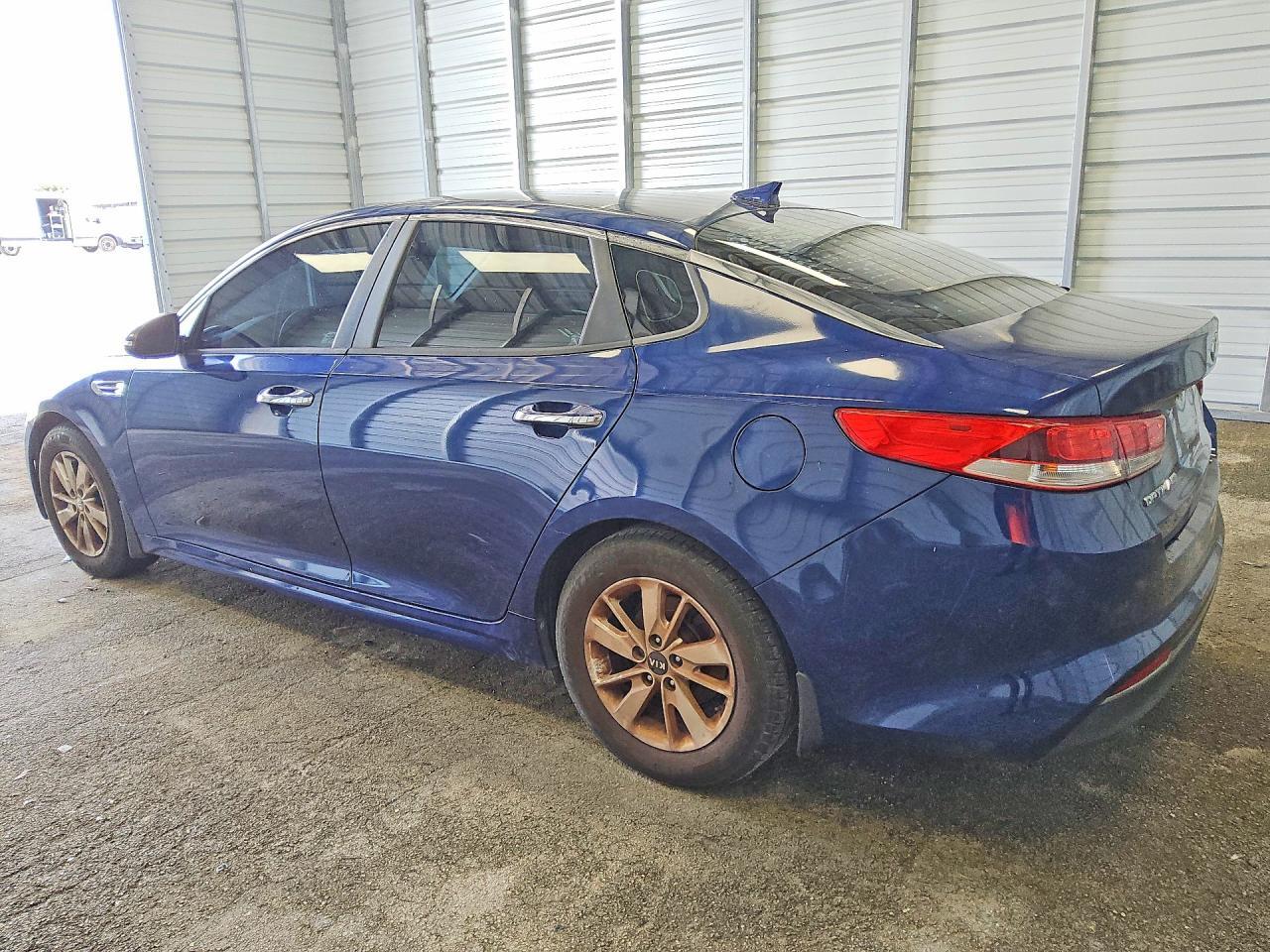 2017 KIA OPTIMA LX — Фото 2 из 12