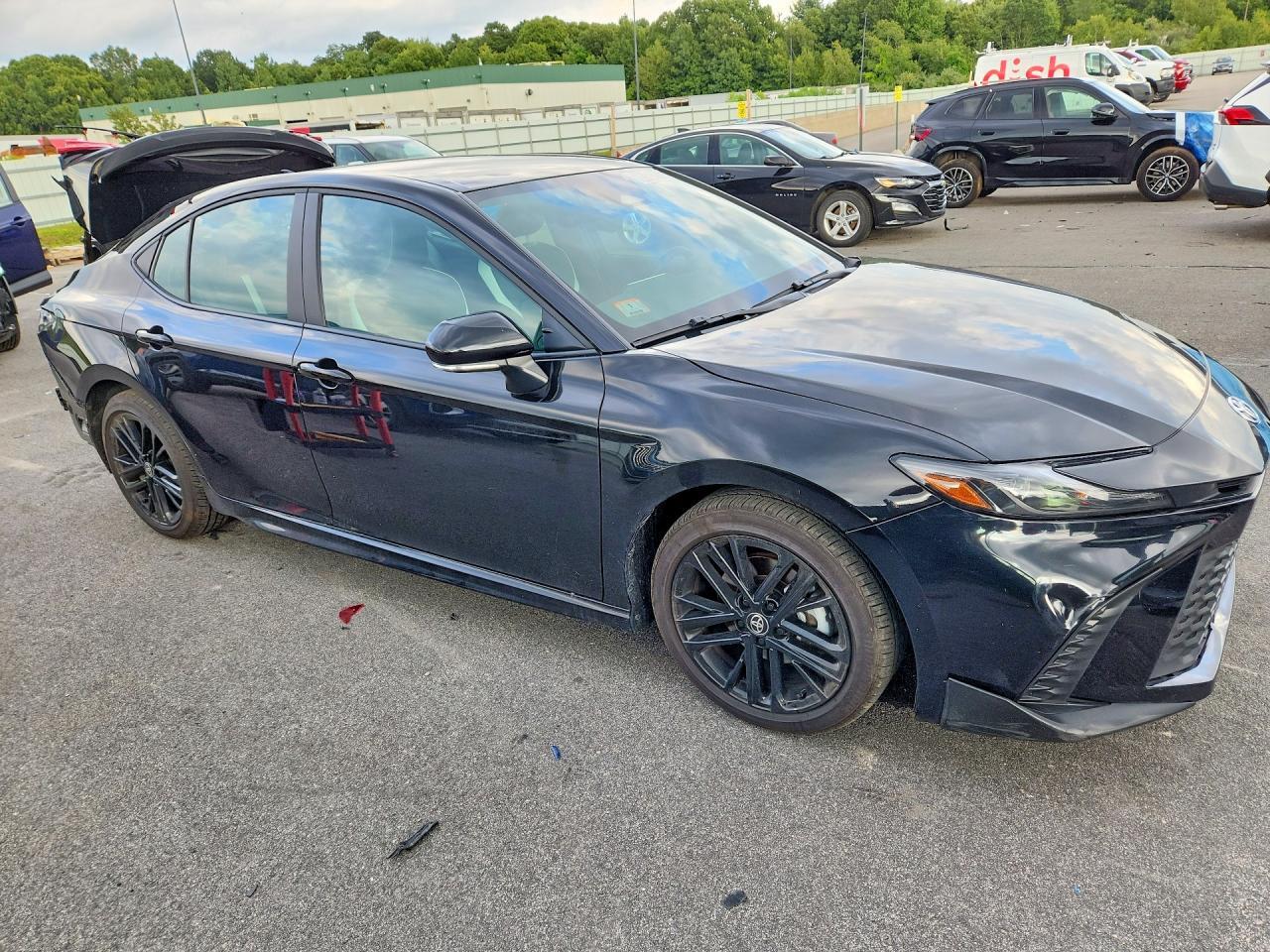 2026 TOYOTA CAMRY SE — Фото 4 из 12