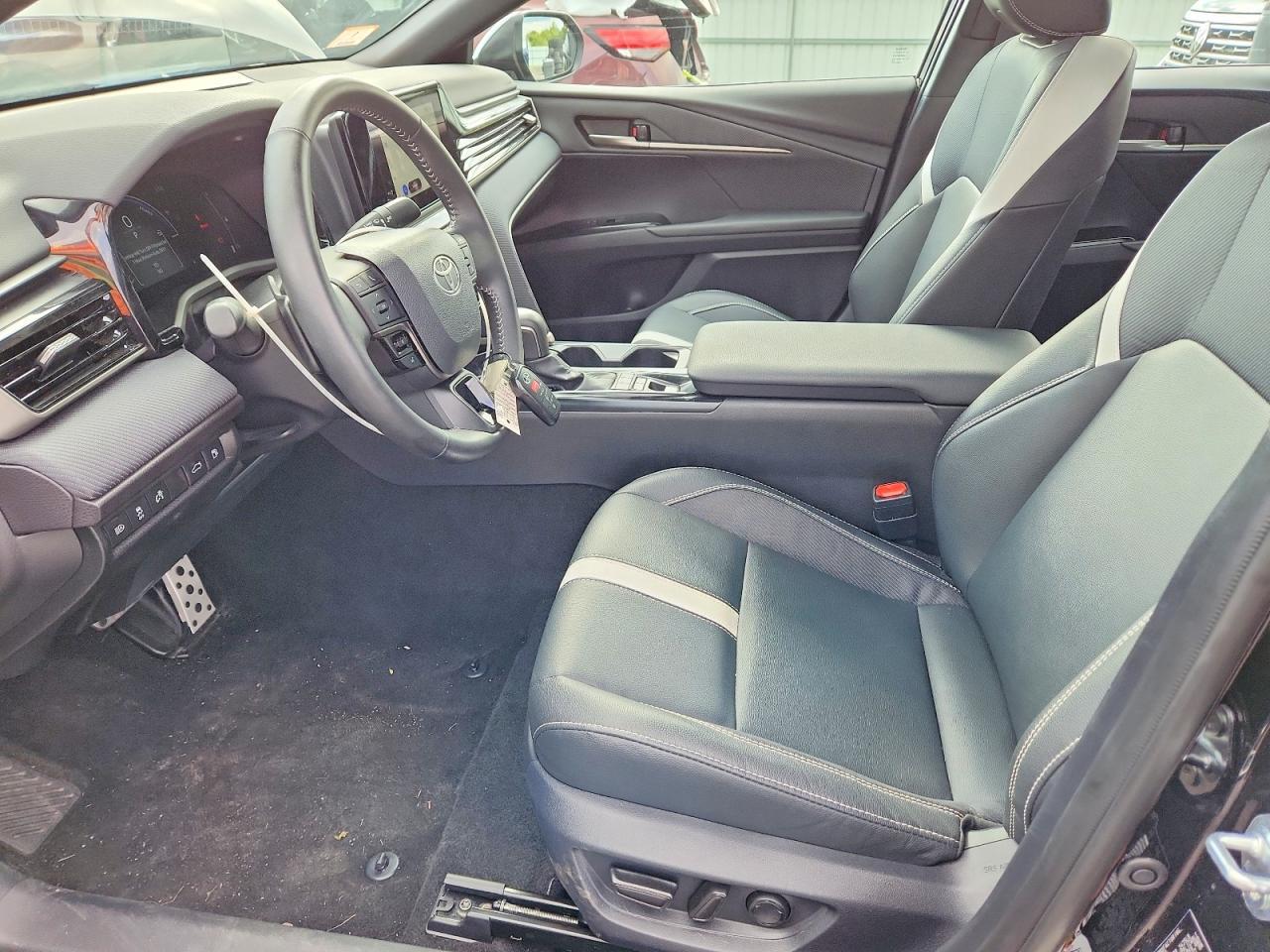 2026 TOYOTA CAMRY SE — Фото 7 из 12
