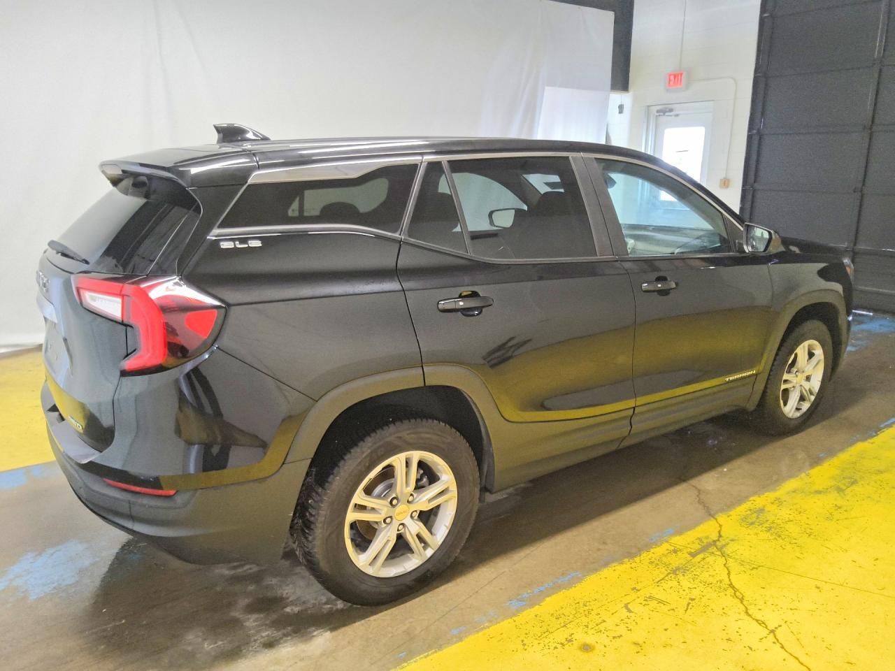 2022 GMC TERRAIN SLE — Фото 3 из 13