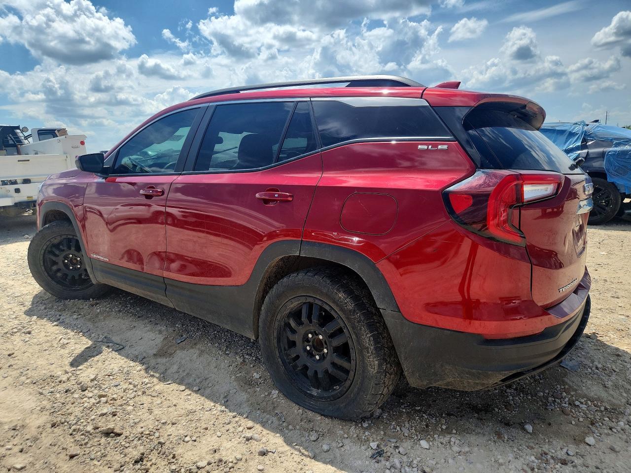 2022 GMC TERRAIN SLE — Фото 2 из 13
