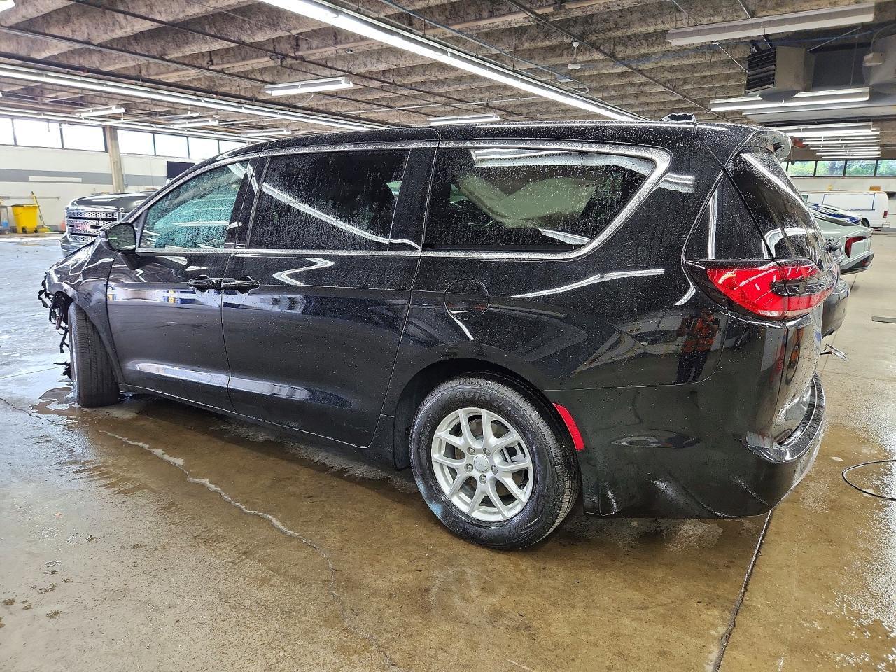2C4RC1BG3VR585314 2027 CHRYSLER PACIFICA photo no. 2