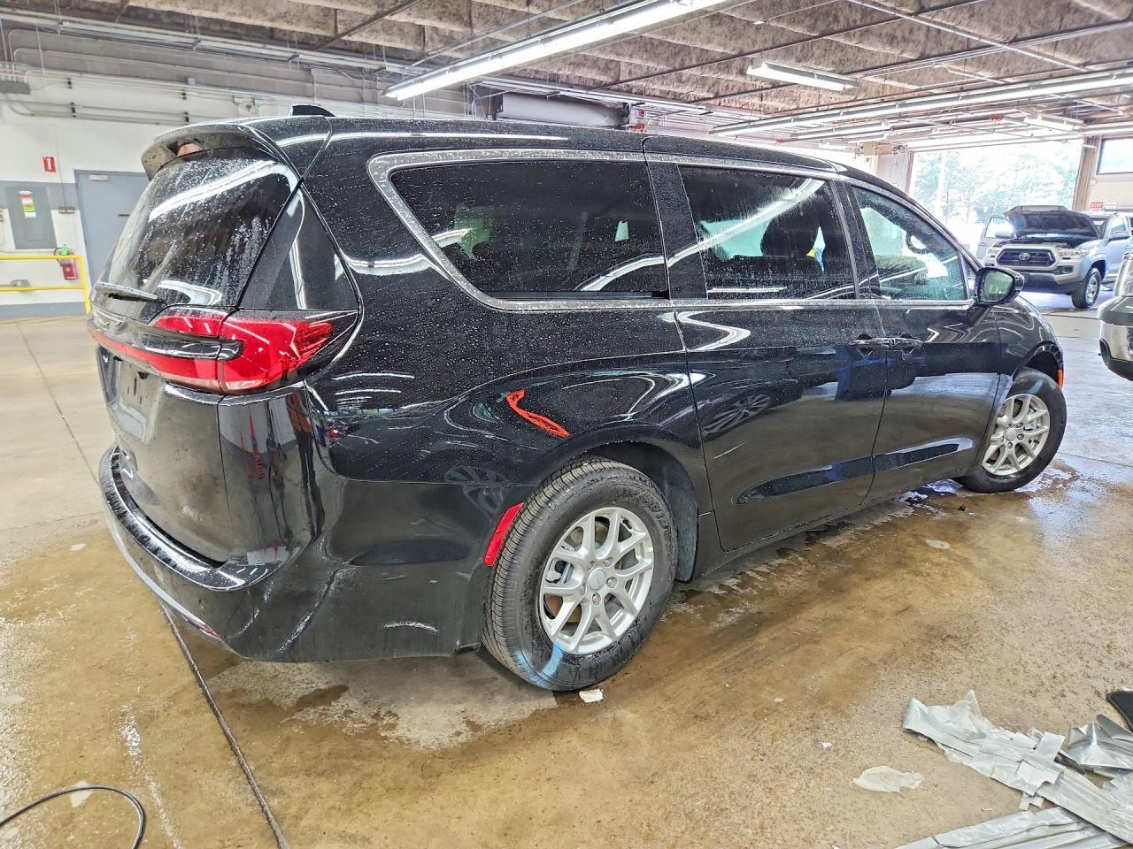 2C4RC1BG3VR585314 2027 CHRYSLER PACIFICA photo no. 3