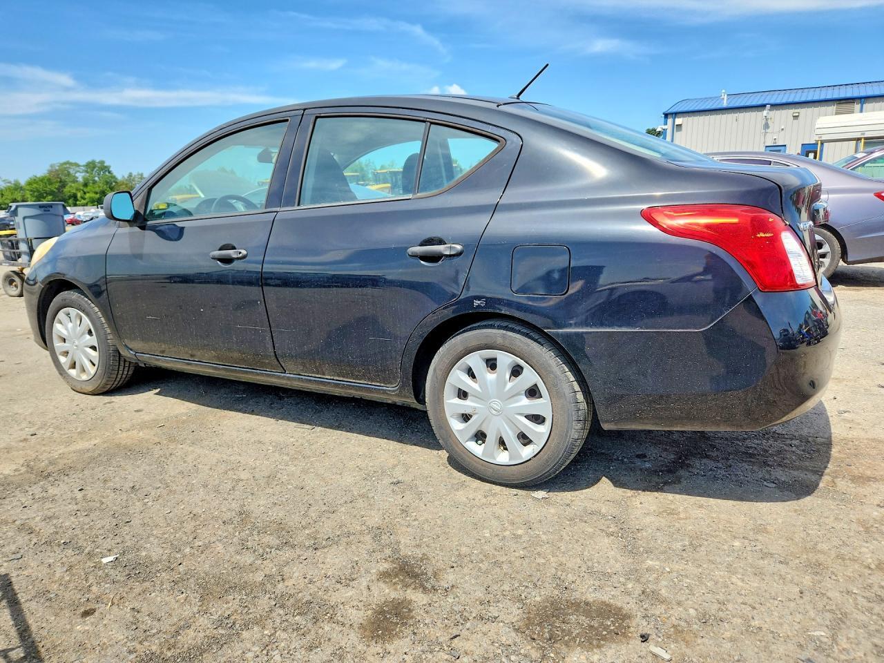 2014 NISSAN VERSA 1.6 S — Фото 2 из 12