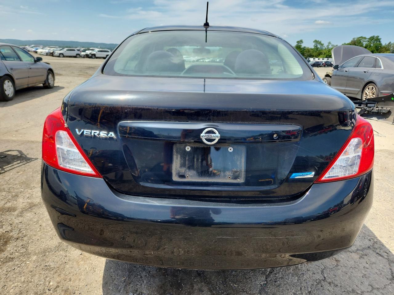 2014 NISSAN VERSA 1.6 S — Фото 6 из 12
