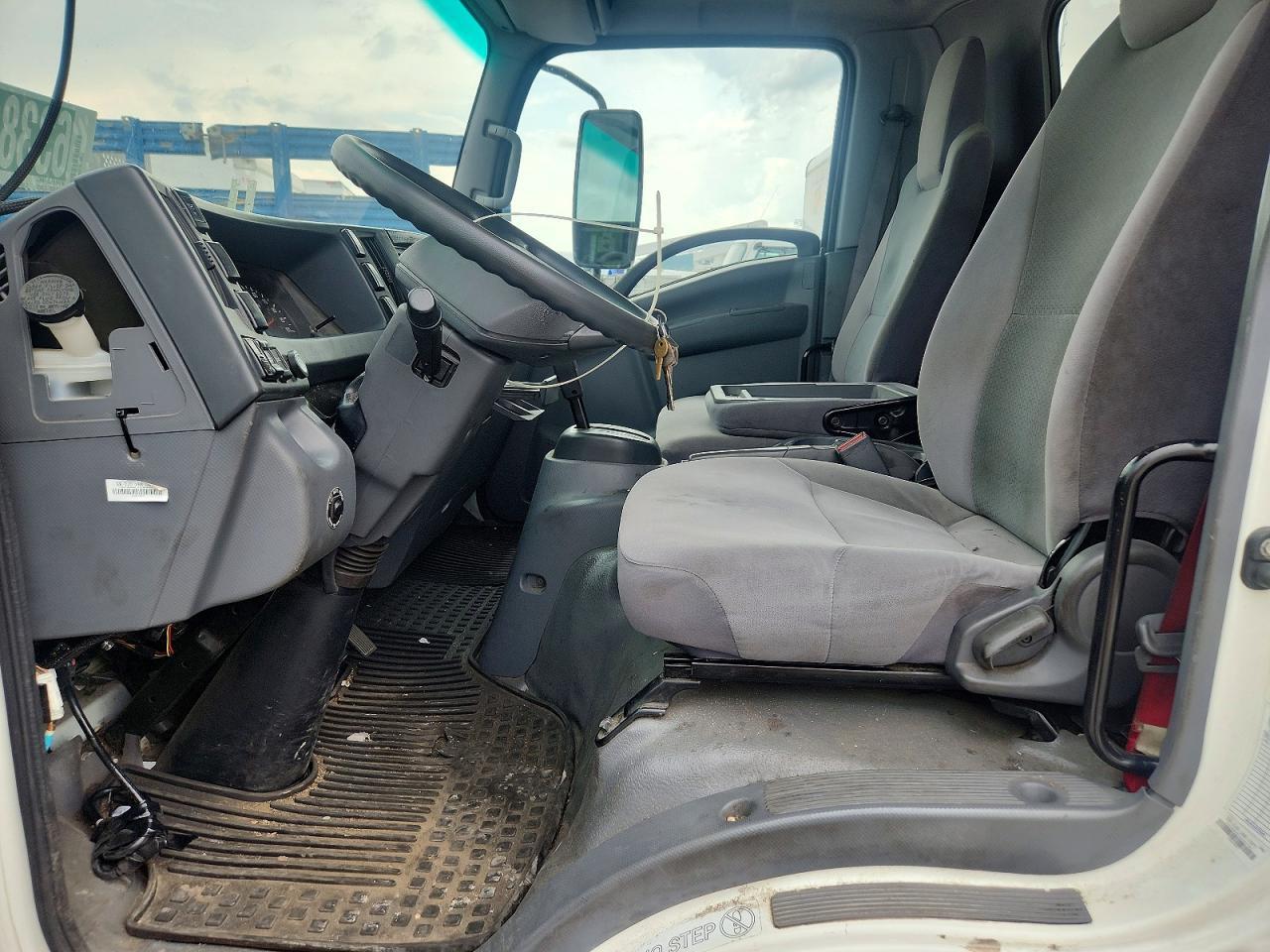 2022 ISUZU NPR HD DELIVERY TRUCK — Фото 7 из 13