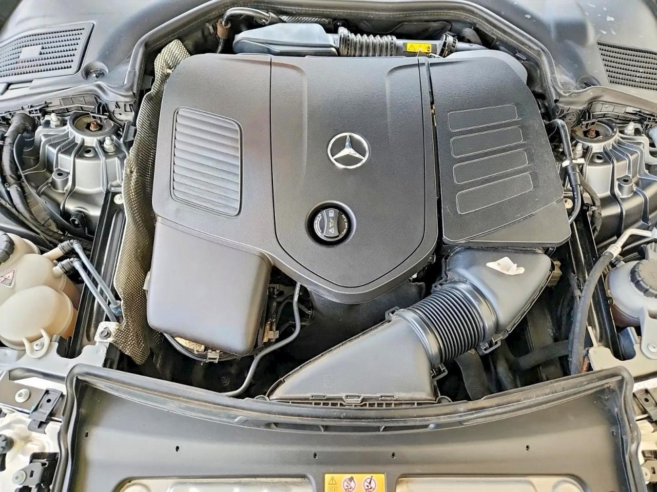 2022 MERCEDES-BENZ C 300 — Фото 7 из 14
