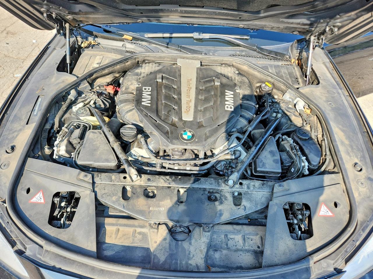 2015 BMW 750 XI — Фото 11 из 13