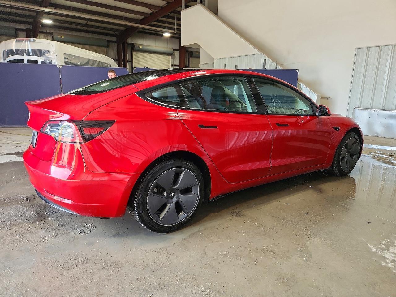 2022 TESLA MODEL 3 — Фото 3 из 12