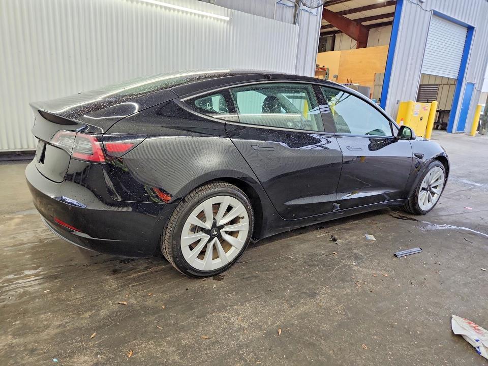 2022 TESLA MODEL 3 — Фото 3 из 12