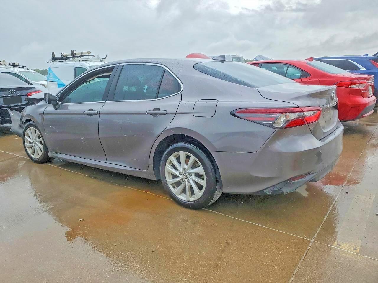 2022 TOYOTA CAMRY LE — Фото 2 из 12