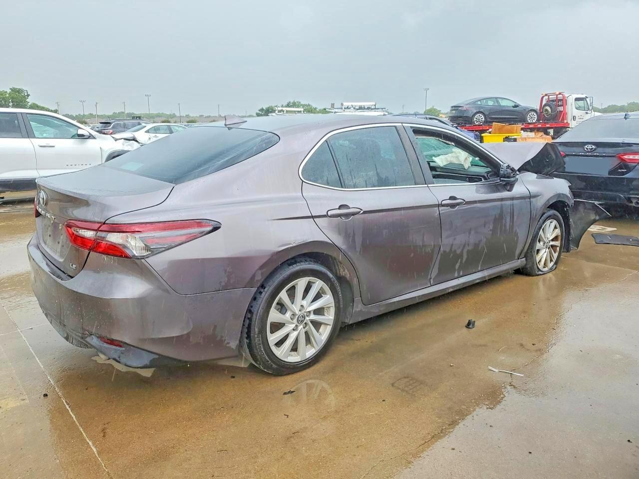 2022 TOYOTA CAMRY LE — Фото 3 из 12