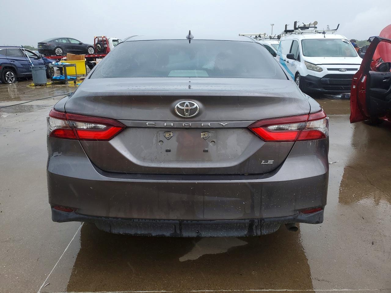 2022 TOYOTA CAMRY LE — Фото 6 из 12