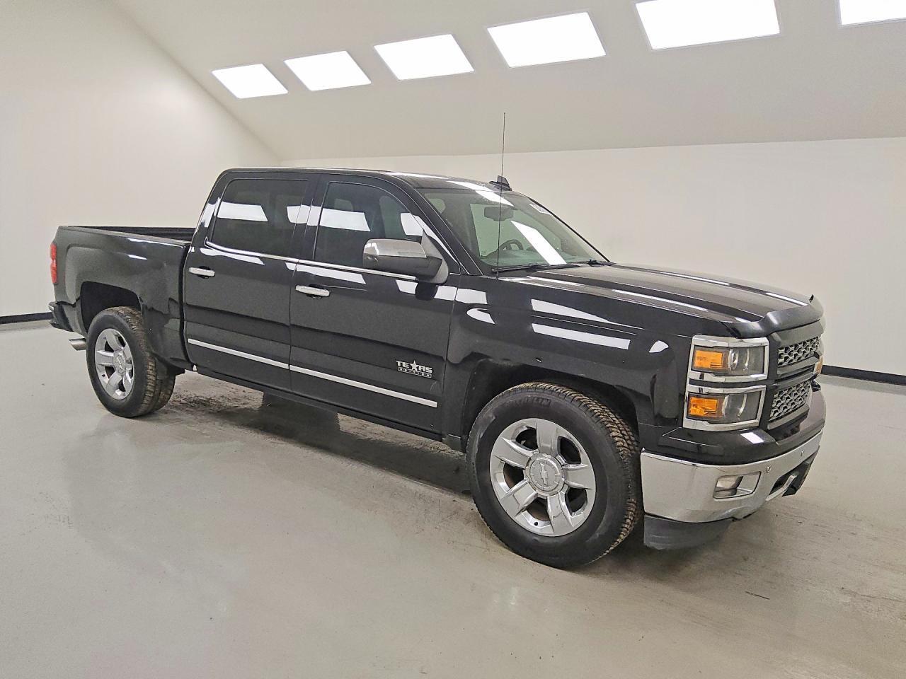 2015 CHEVROLET SILVERADO C1500 LTZ — Фото 4 из 12