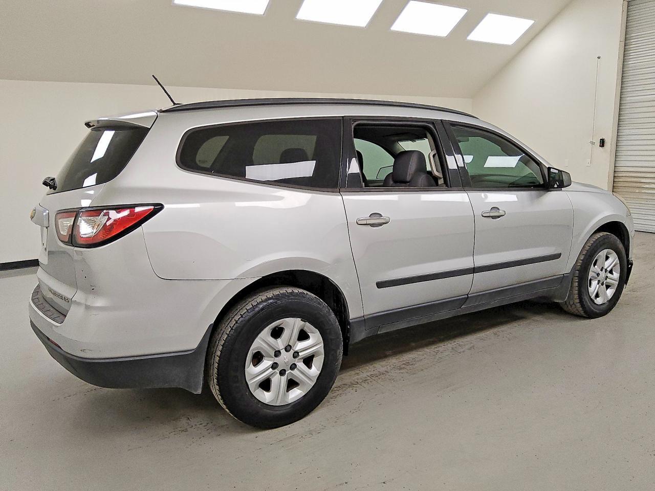 2015 CHEVROLET TRAVERSE LS — Фото 3 из 13