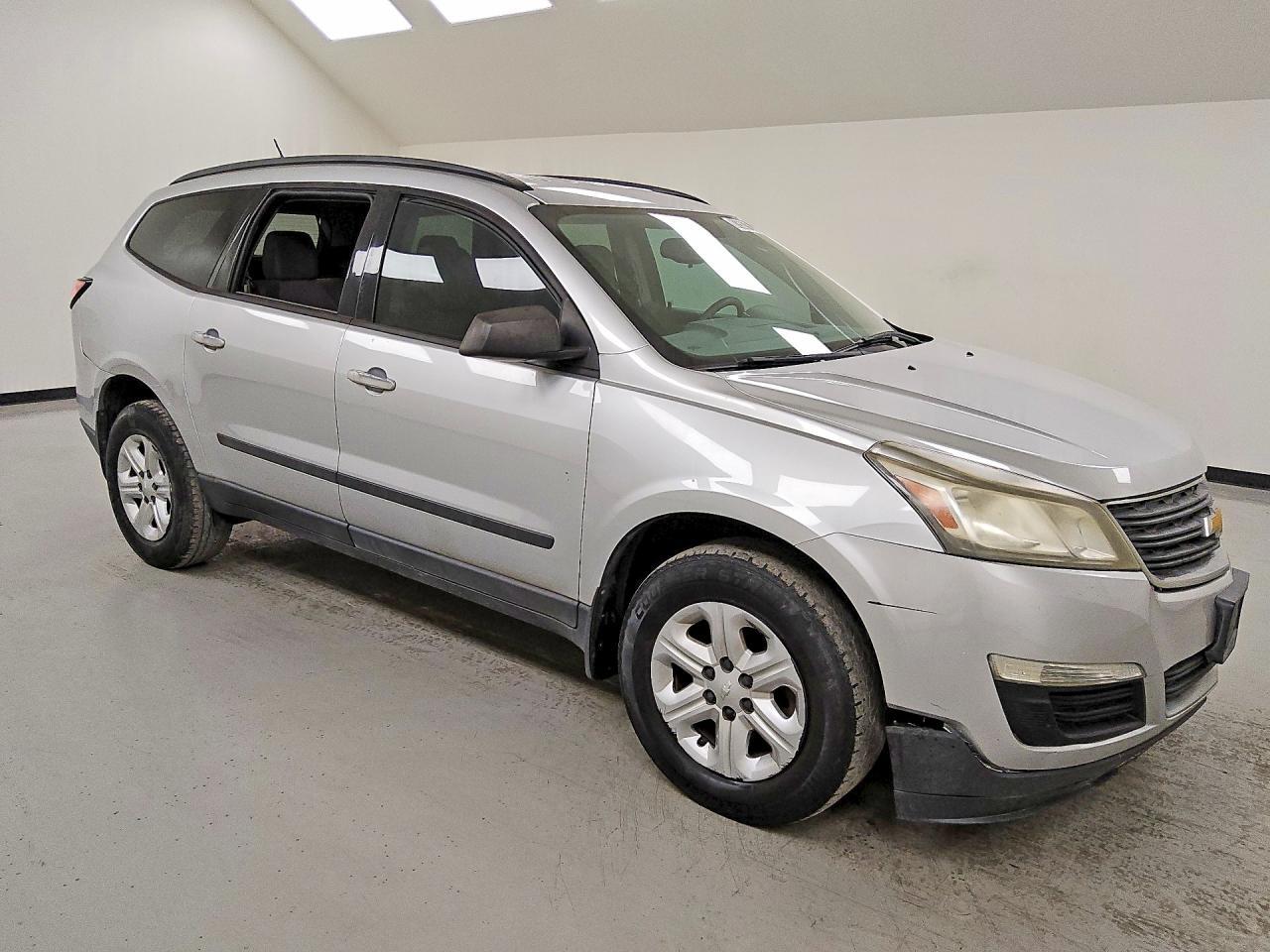 2015 CHEVROLET TRAVERSE LS — Фото 4 из 13