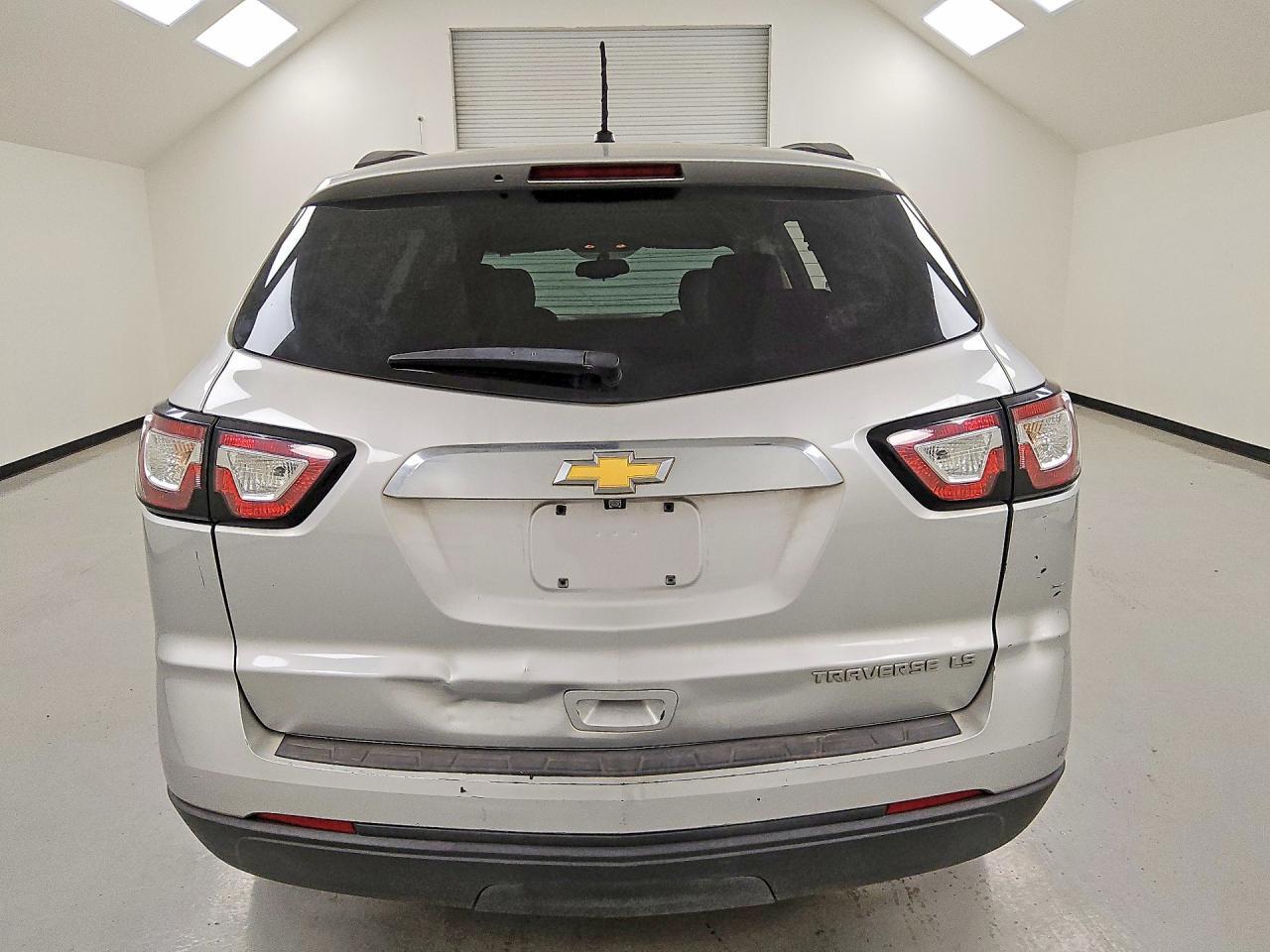 2015 CHEVROLET TRAVERSE LS — Фото 6 из 13