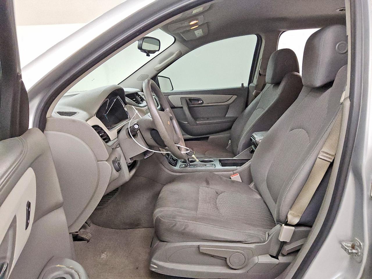 2015 CHEVROLET TRAVERSE LS — Фото 7 из 13