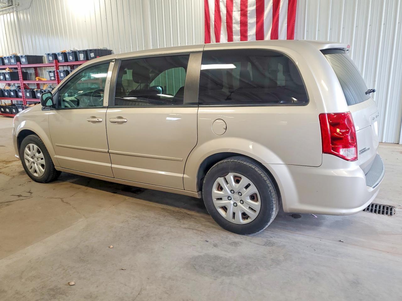 2015 DODGE GRAND CARAVAN SE — Фото 2 из 13