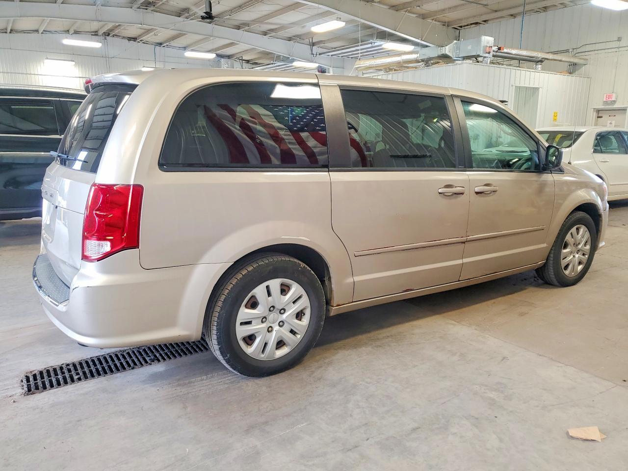 2015 DODGE GRAND CARAVAN SE — Фото 3 из 13