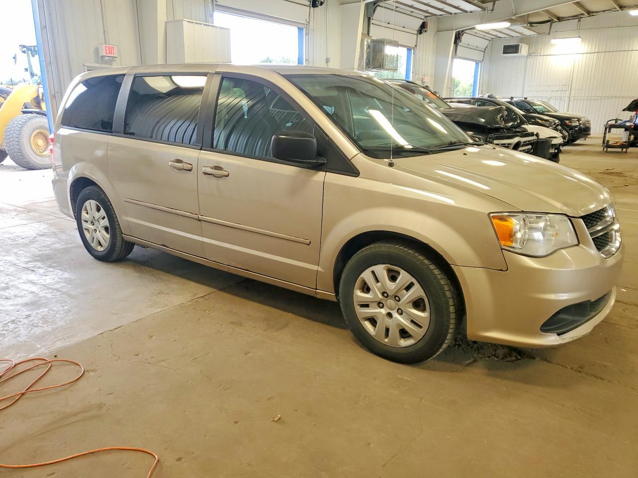 2015 DODGE GRAND CARAVAN SE — Фото 4 из 13