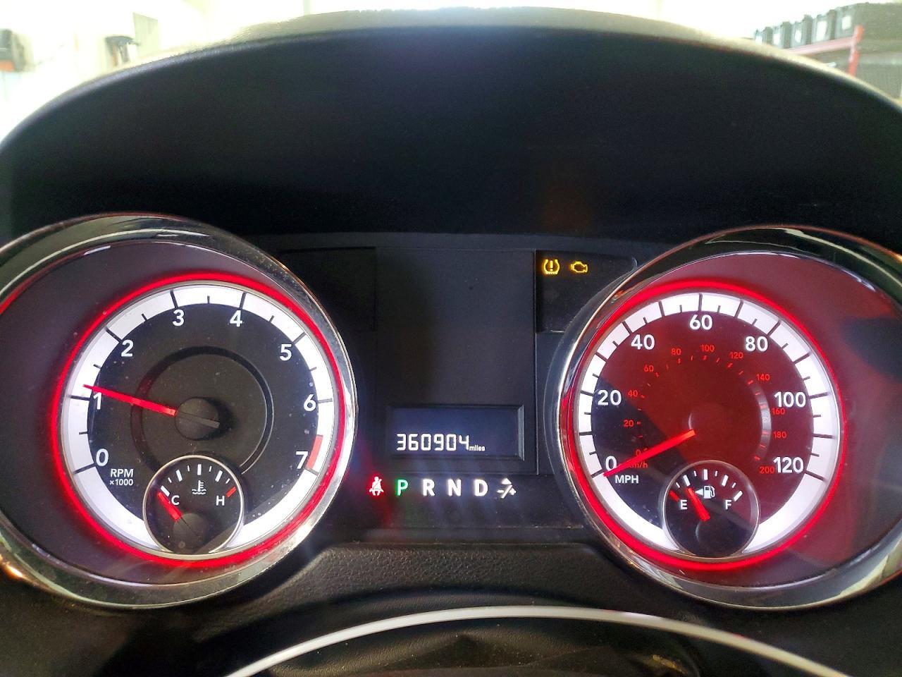 2015 DODGE GRAND CARAVAN SE — Фото 9 из 13