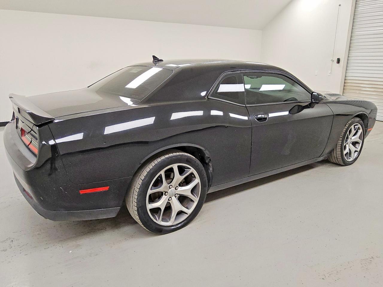 2015 DODGE CHALLENGER SXT PLUS — Фото 3 из 12