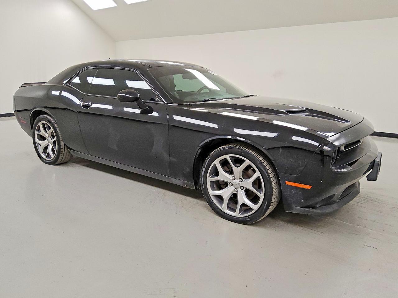 2015 DODGE CHALLENGER SXT PLUS — Фото 4 из 12