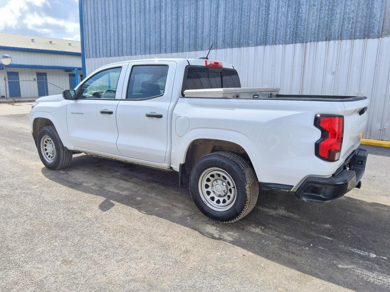 2023 CHEVROLET COLORADO — Фото 2 из 12