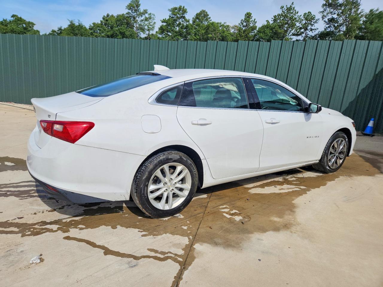 2023 CHEVROLET MALIBU LT — Фото 3 из 12