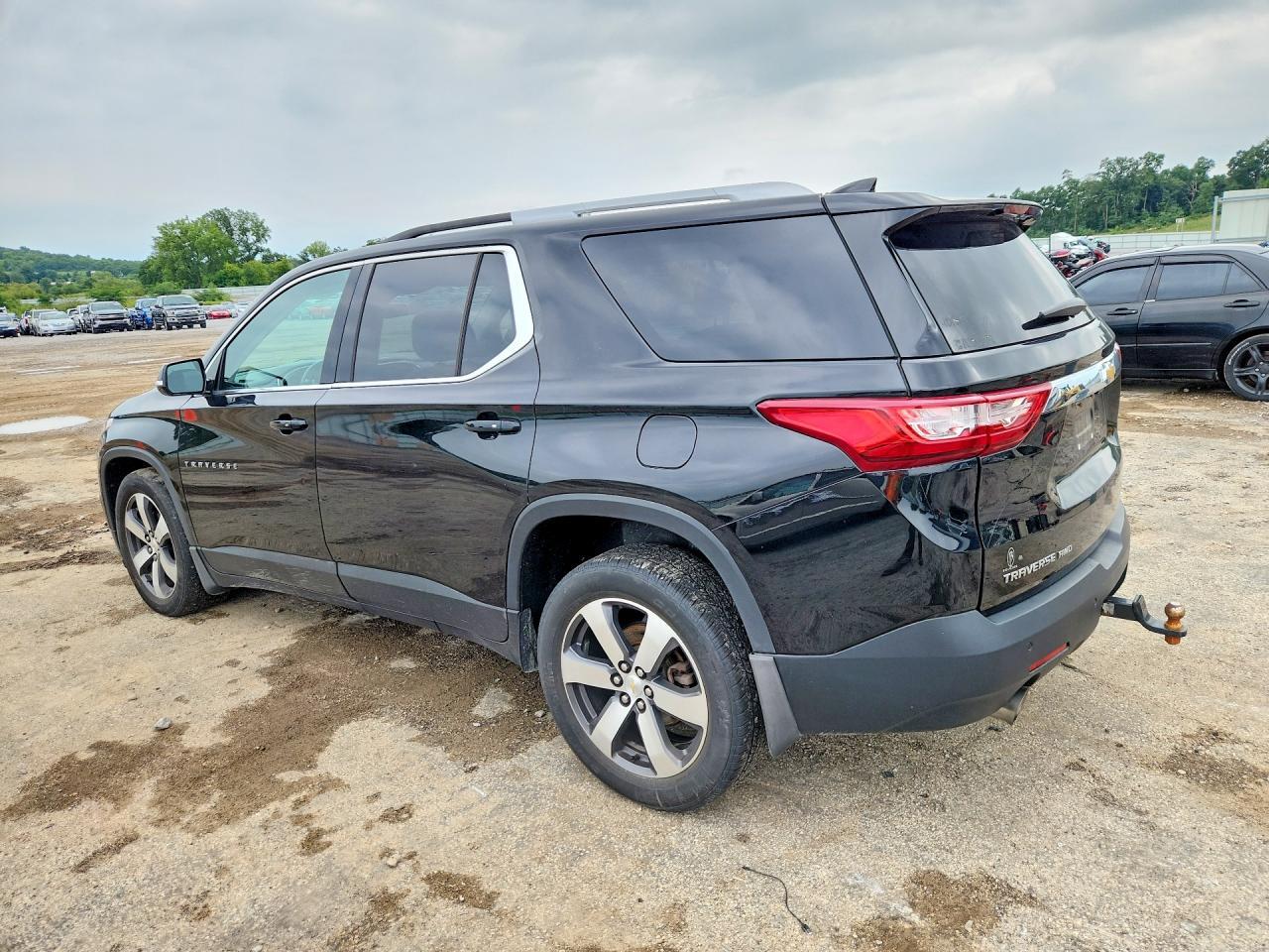 2018 CHEVROLET TRAVERSE LT — Фото 2 из 13