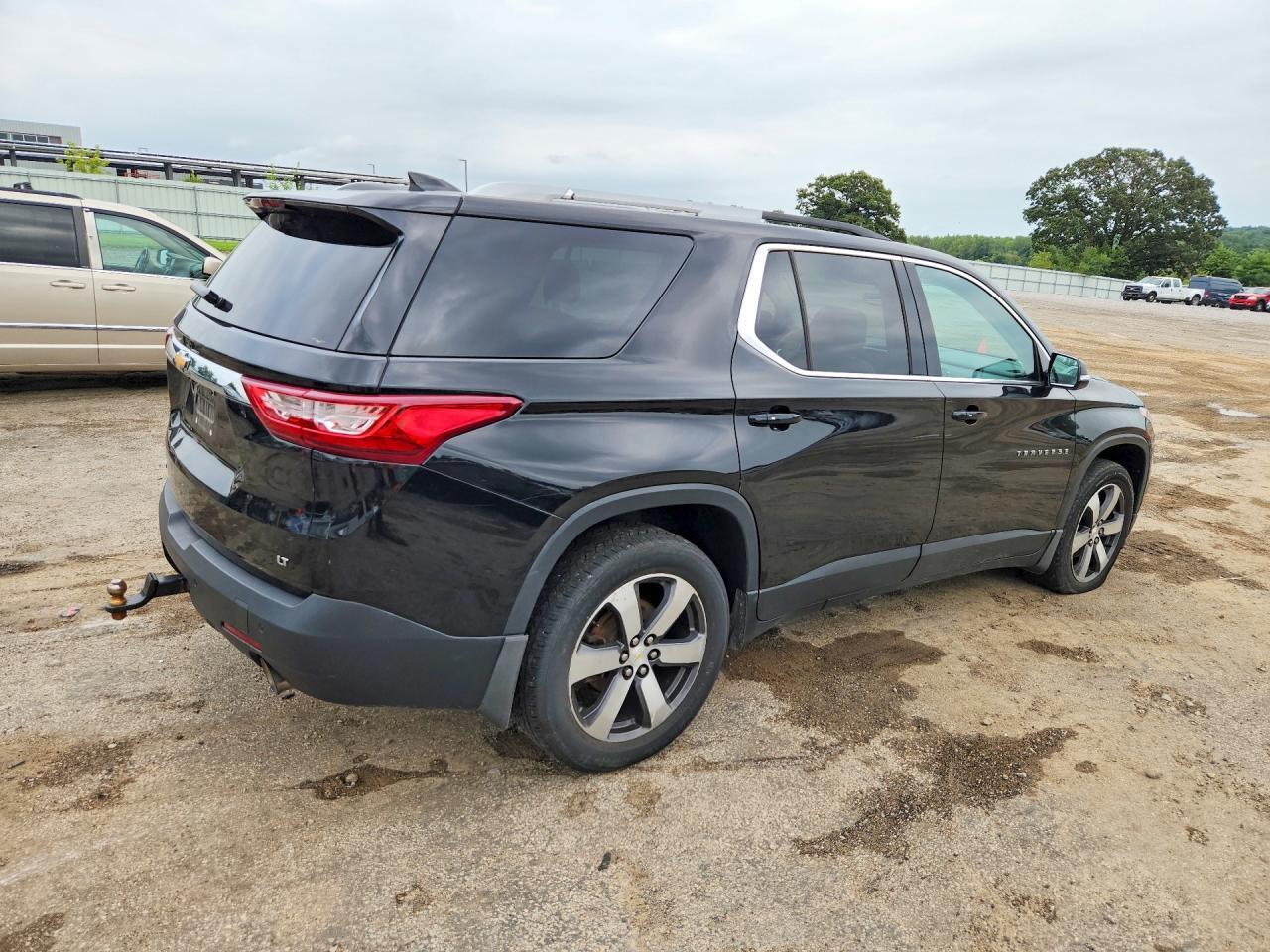 2018 CHEVROLET TRAVERSE LT — Фото 3 из 13