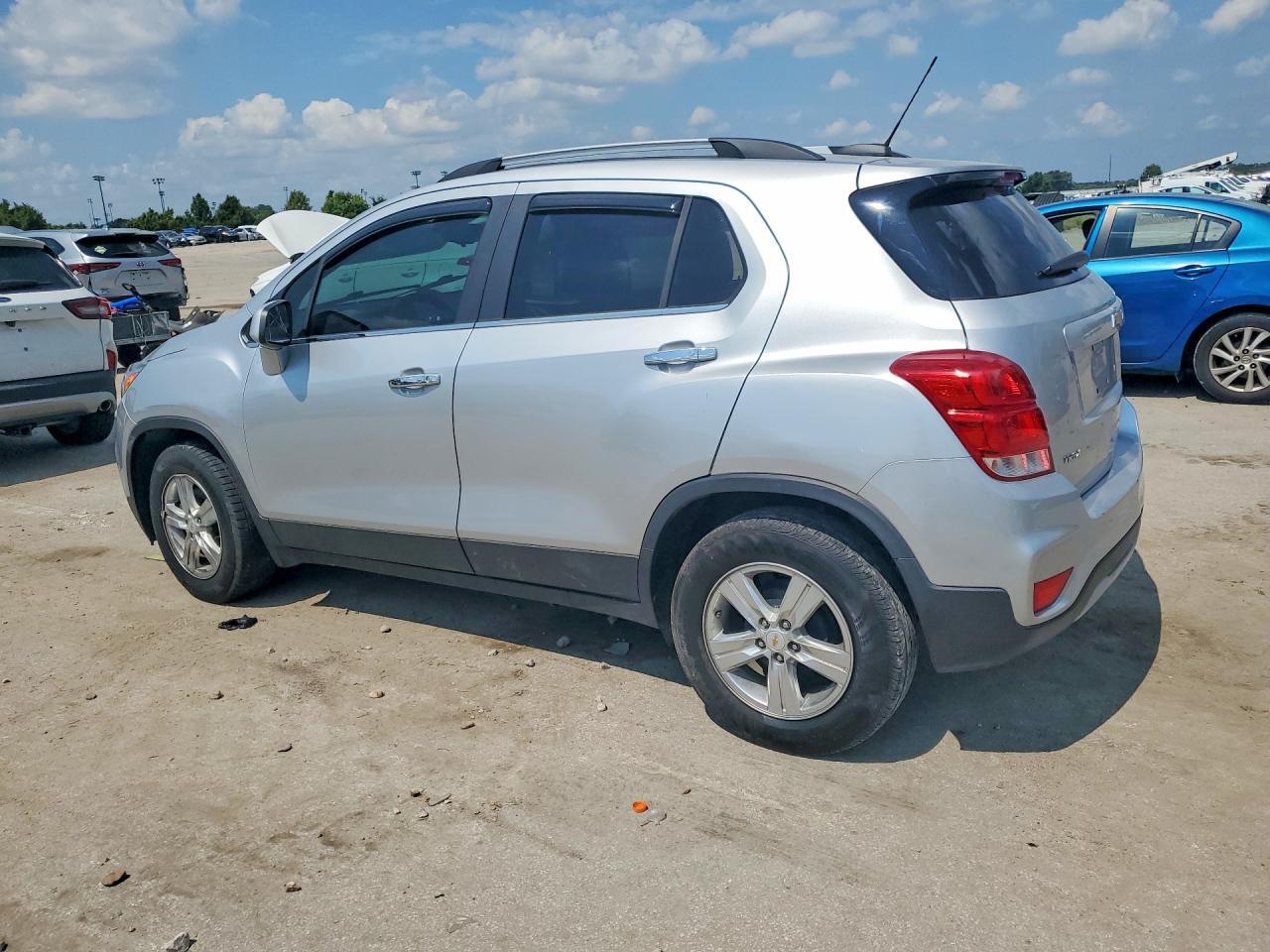 2018 CHEVROLET TRAX 1LT — Фото 2 из 13