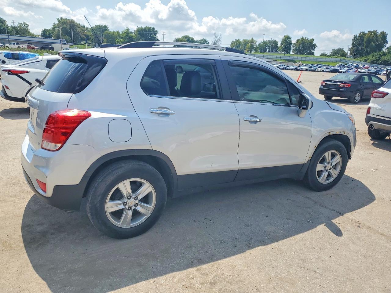 2018 CHEVROLET TRAX 1LT — Фото 3 из 13