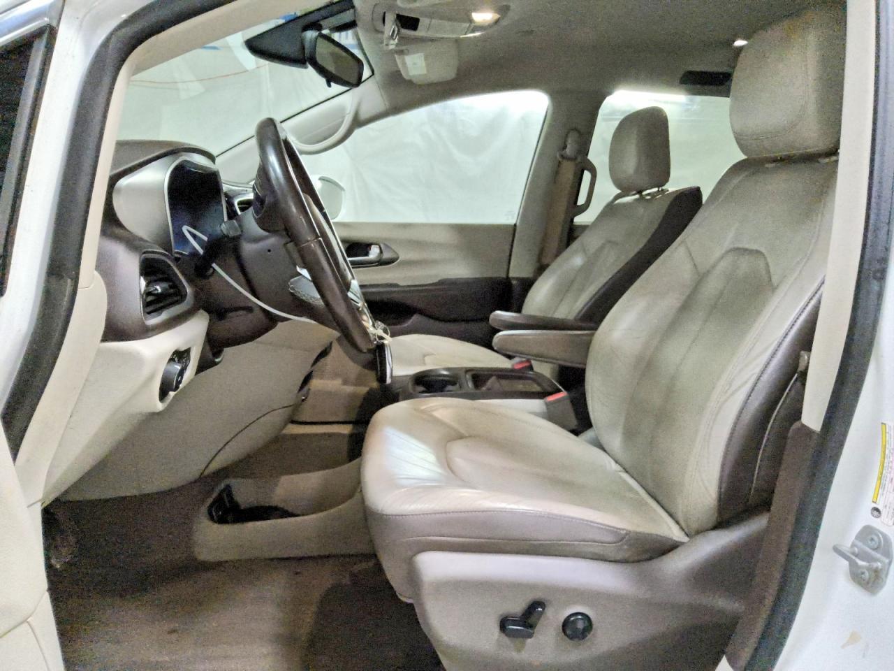 2018 CHRYSLER PACIFICA TOURING L — Фото 7 из 13